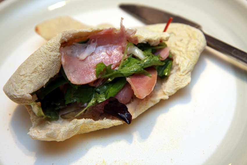 Smoked ham with pears in pitta.jpg.