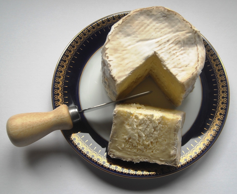 Chaource cheese.jpg.