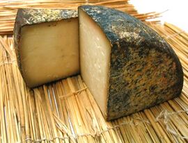 Pecorino with Balsamic Vinegar & Juniper Berries cheese