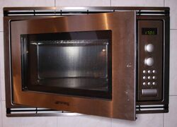 Microwave oven