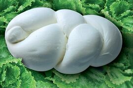 Treccia dei Cerviati e Centaurino cheese