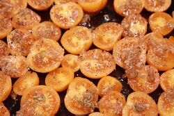 Oven-dried tomatoes - ready for the oven