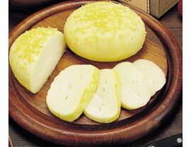 Cacio a forma di limone cheese