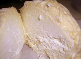 Queso Semicurado Valles del Oso cheese