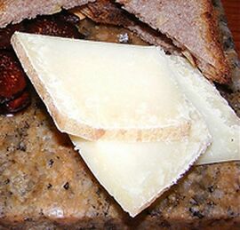 Caprino stagionato cheese